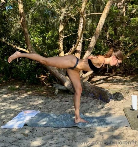 rachlorenfit nudes model image