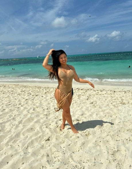 serenasu model sexy img