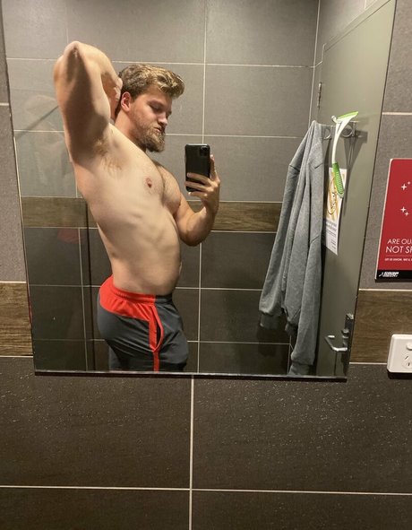 blonde yoga onlyfans nice pic