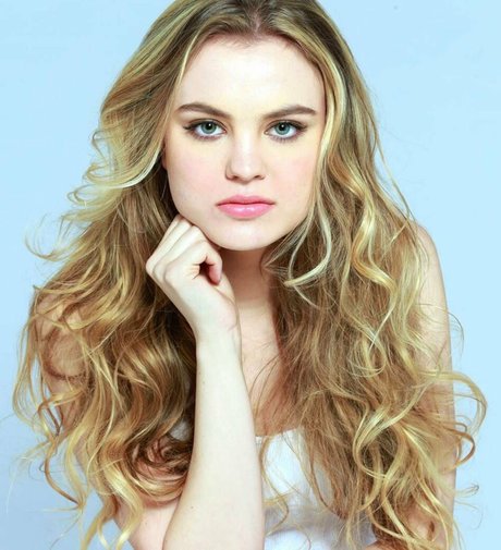 Zandi Holup star hot images