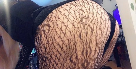 kassienever model naked pic