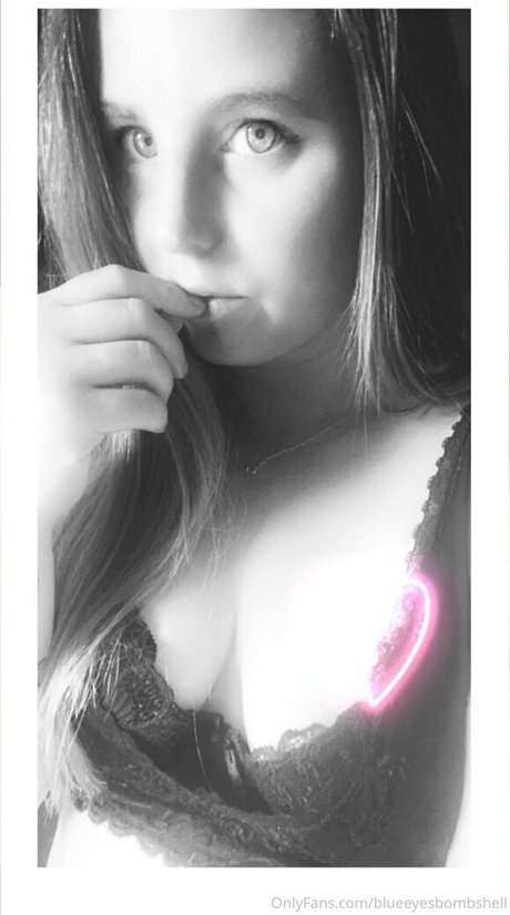 blueeyesbombshell model xxx picture