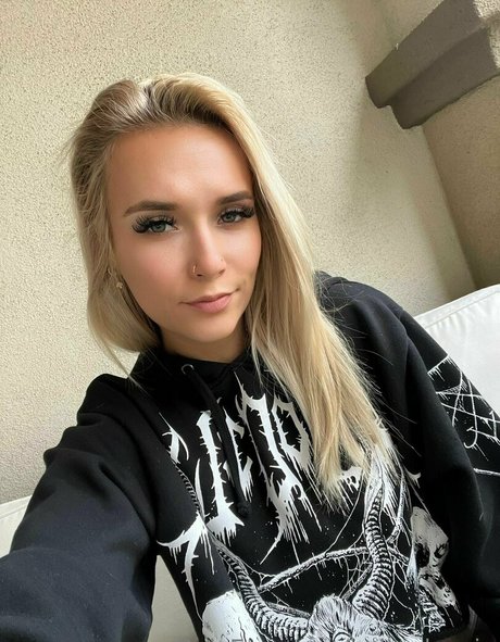 jaderyleexo erotic star pics