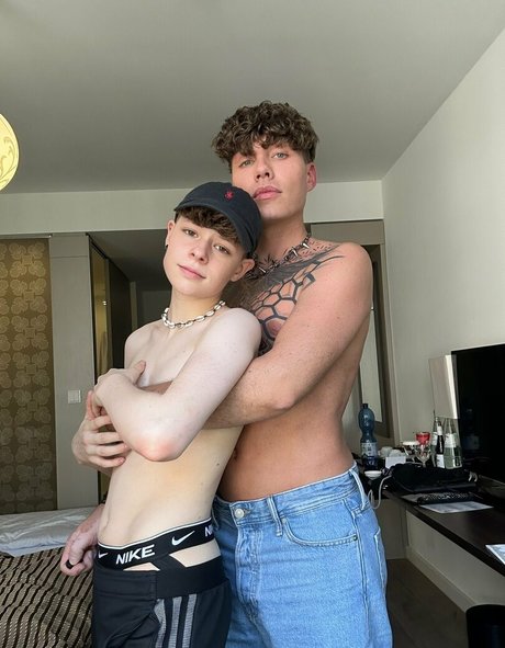 luistwinkyy nudes star picture
