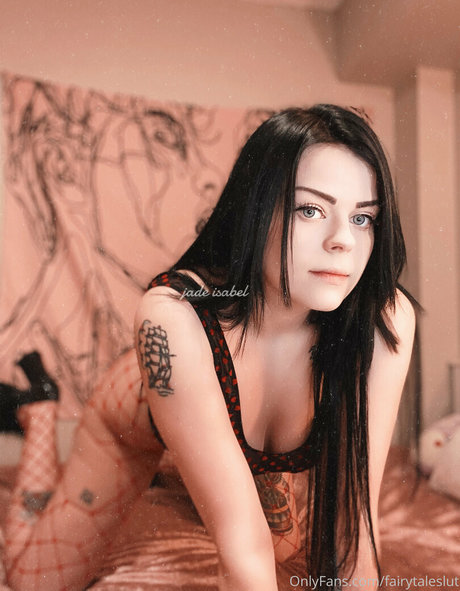 ravebbyjade art model pictures