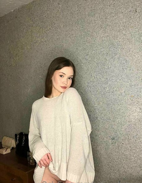 sexy alinacherry exclusive model image
