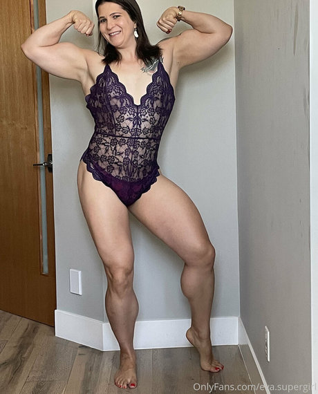 Eva The Supergirl pornstar perfect photos