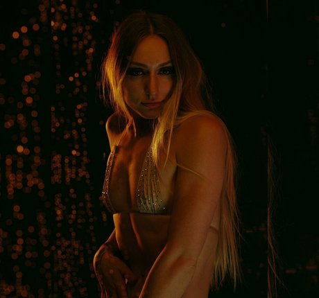 DanceZora pornstar nude pics