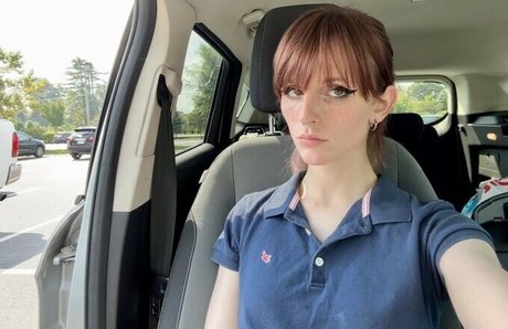 Daychain sex model photo