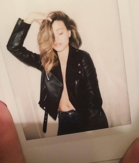 Sarah Jeffery pornstar perfect archive