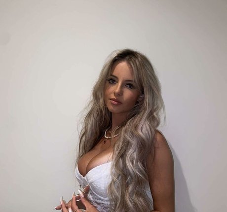 kirad 12 beautiful pornstar gallery
