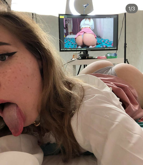 Vivi Squirrel porn actress image