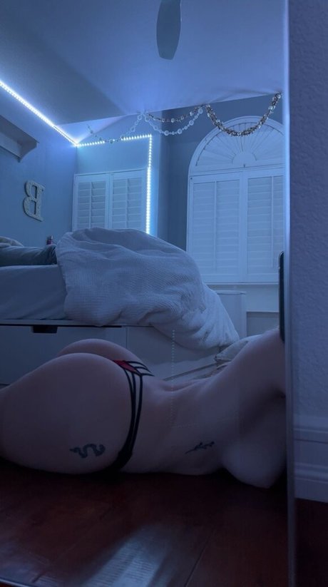 Bella Dendel erotic pornstar photo