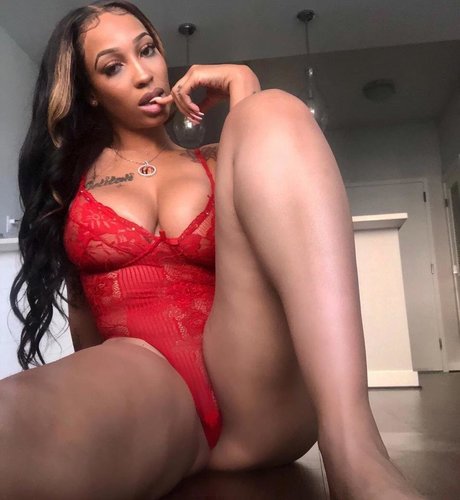 Shethickyyy top star pictures