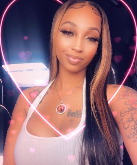 Shethickyyy star adult gallery