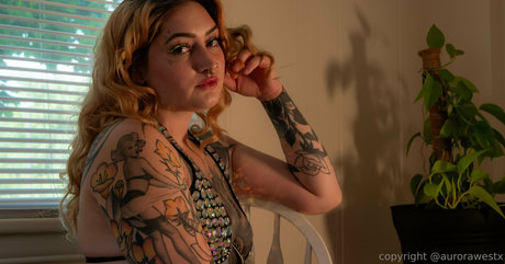 aurorawestx top profile image