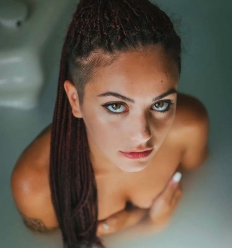 Eleonora Zars star nudes images