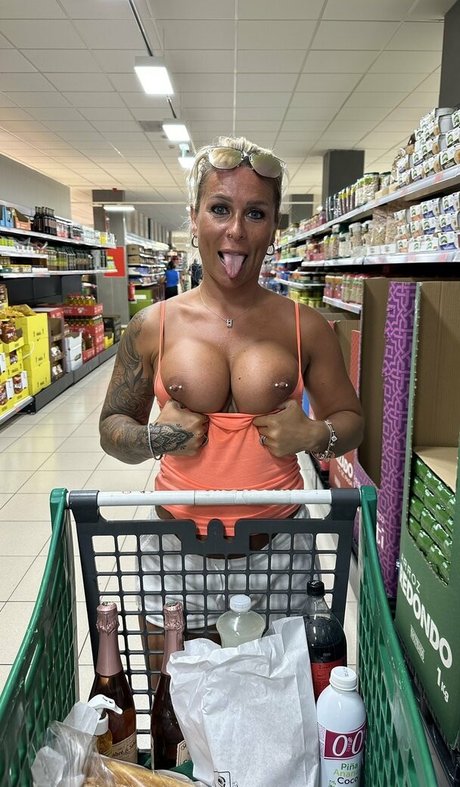 brithotwife star high quality photos