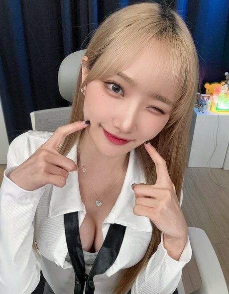 Woojungx4 pornstar nude image