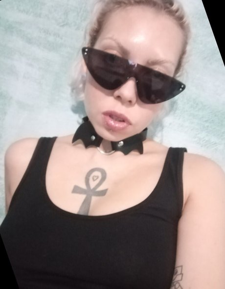 solarislofy hot actress picture