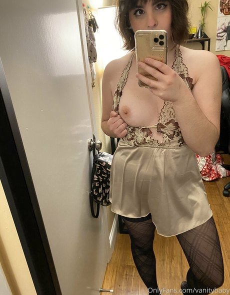 vanitybaby star exclusive pictures
