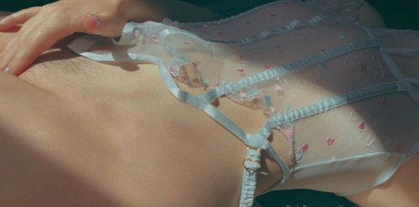 handmadecrybaby model beautiful photos