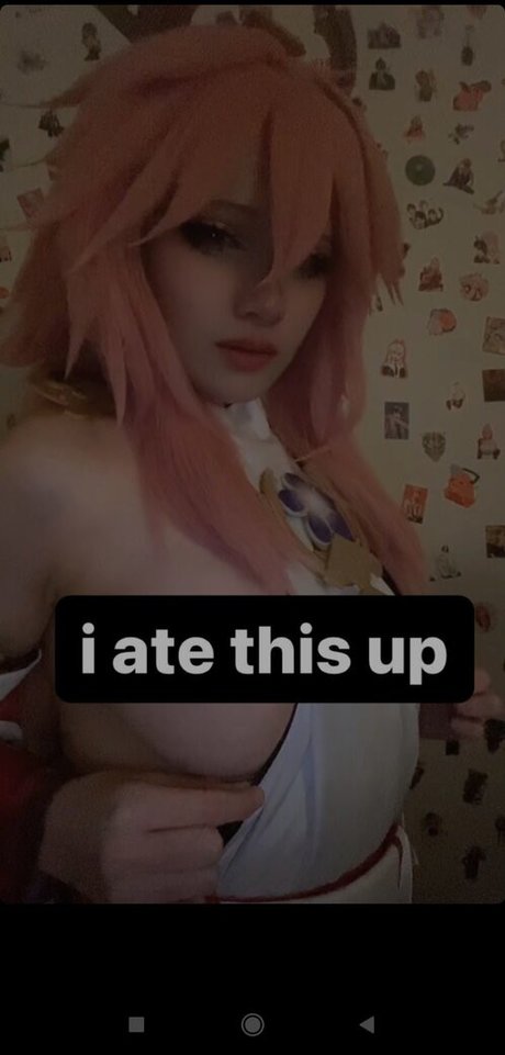 Denjis gxrlfriend model high quality pics