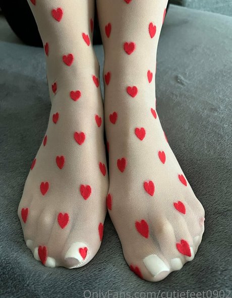 cutiefeet0902 naked star image