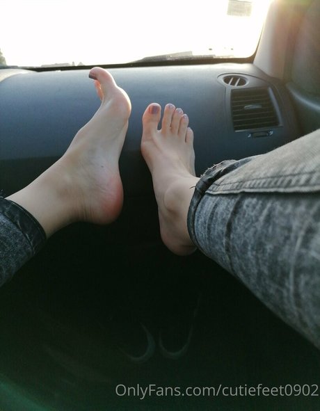 cutiefeet0902 sex model images
