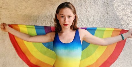 Mina Sundwall naked model image