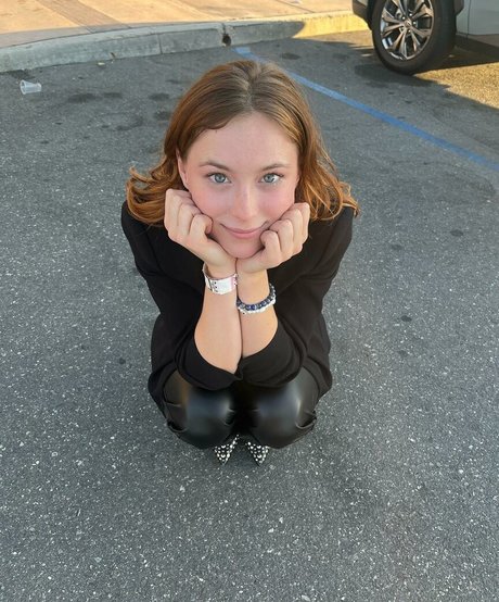 Mina Sundwall top model photo