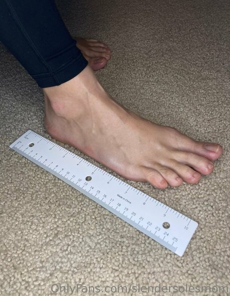 slendersolesmom sexy pornstar img