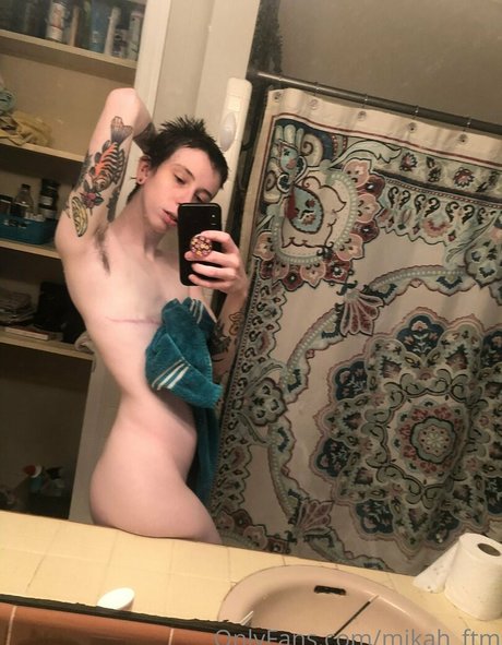 faguettemikah sexy actress photos