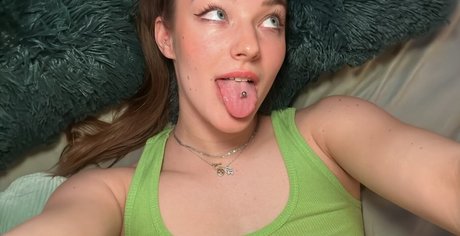 Peachyyvirgo model sex archive