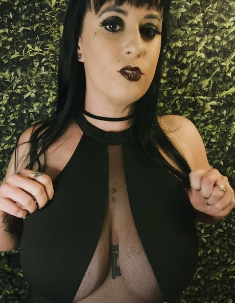 faydra black model hd image
