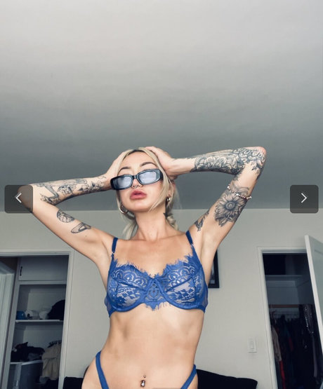 Blondeanime nudes actress img
