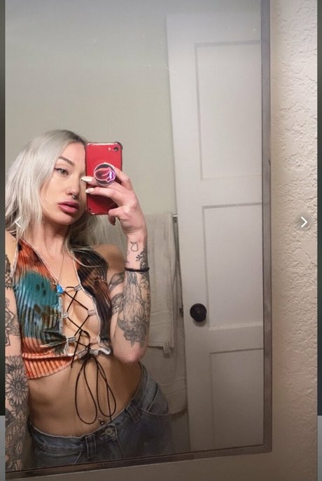 Blondeanime naked model gallery