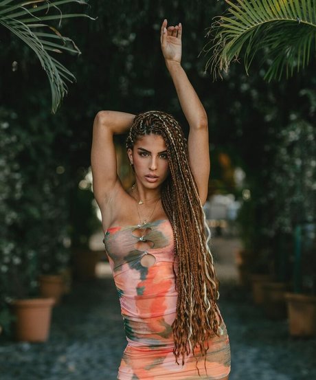 Zoe Bayona sex model pic