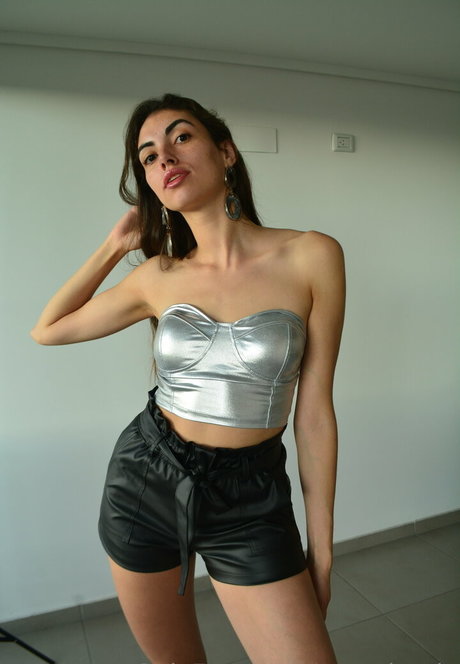 veroniqutie nude pornstar image