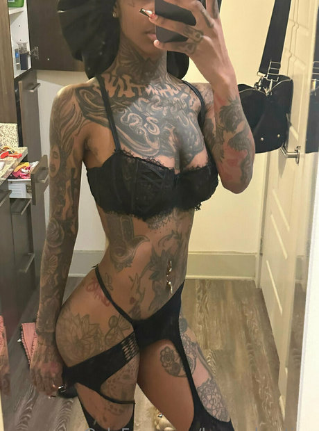 luvenchanting porn model photo