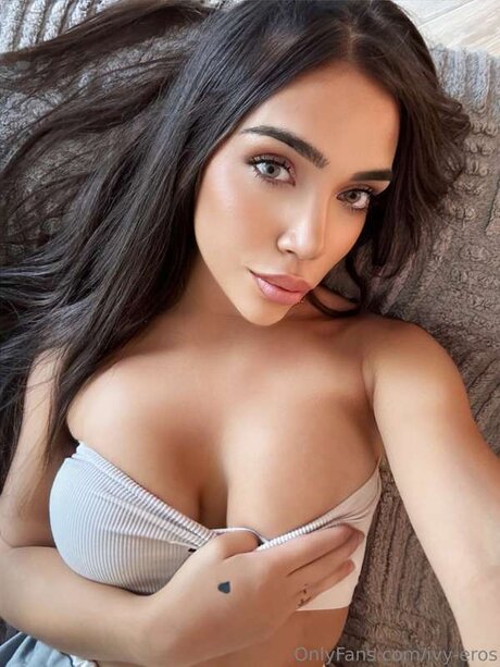 Ivy Eros model hd pictures