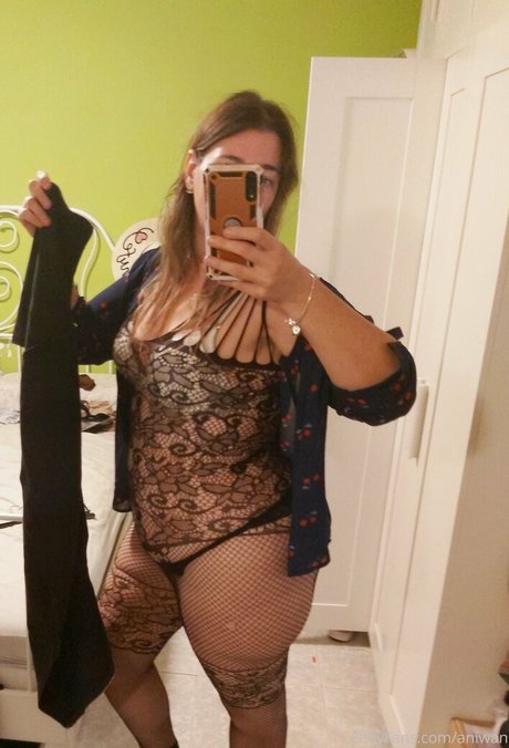 aniwan pornstar nudes image
