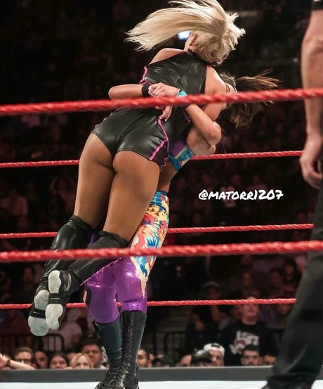 Dana Brooke star art photo
