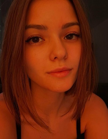 purebeautye naked pornstar picture