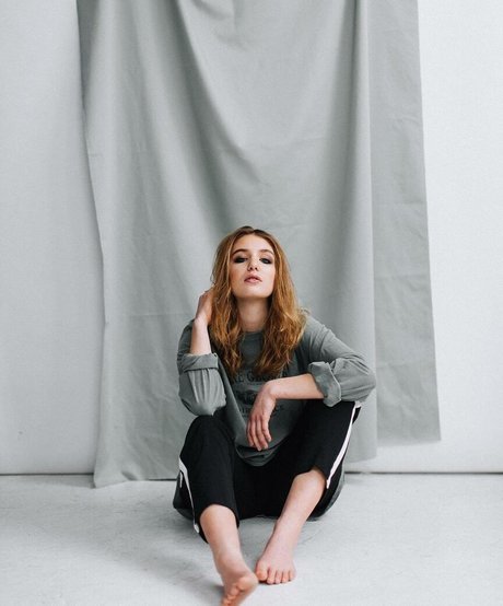 Sophie Nelisse star exclusive pics