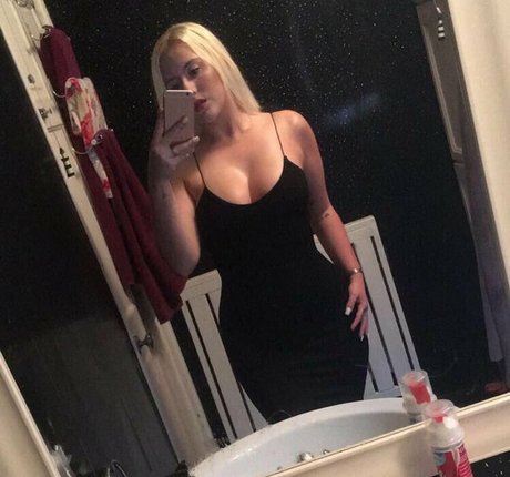 Bethany Koko porn model pictures