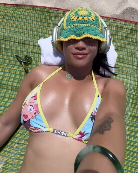 Twaydabae naked actress gallery