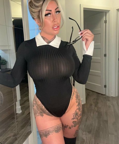 Call me roxy88 model nude image