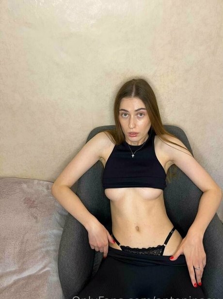 yourrosalia sexy model pics