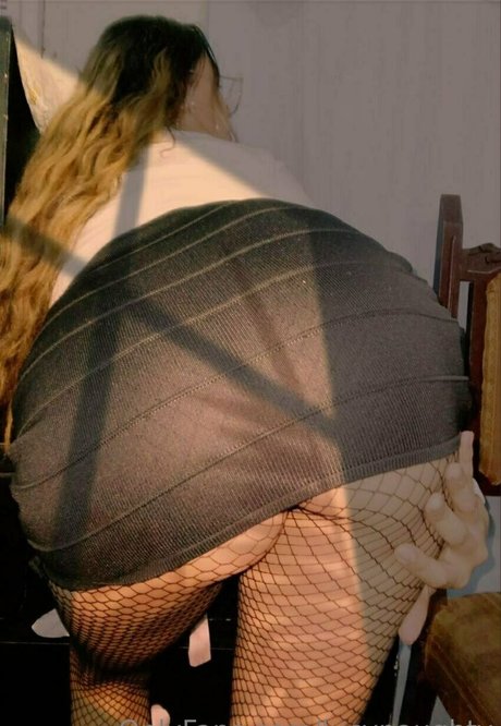 lucynaughty model erotic picture